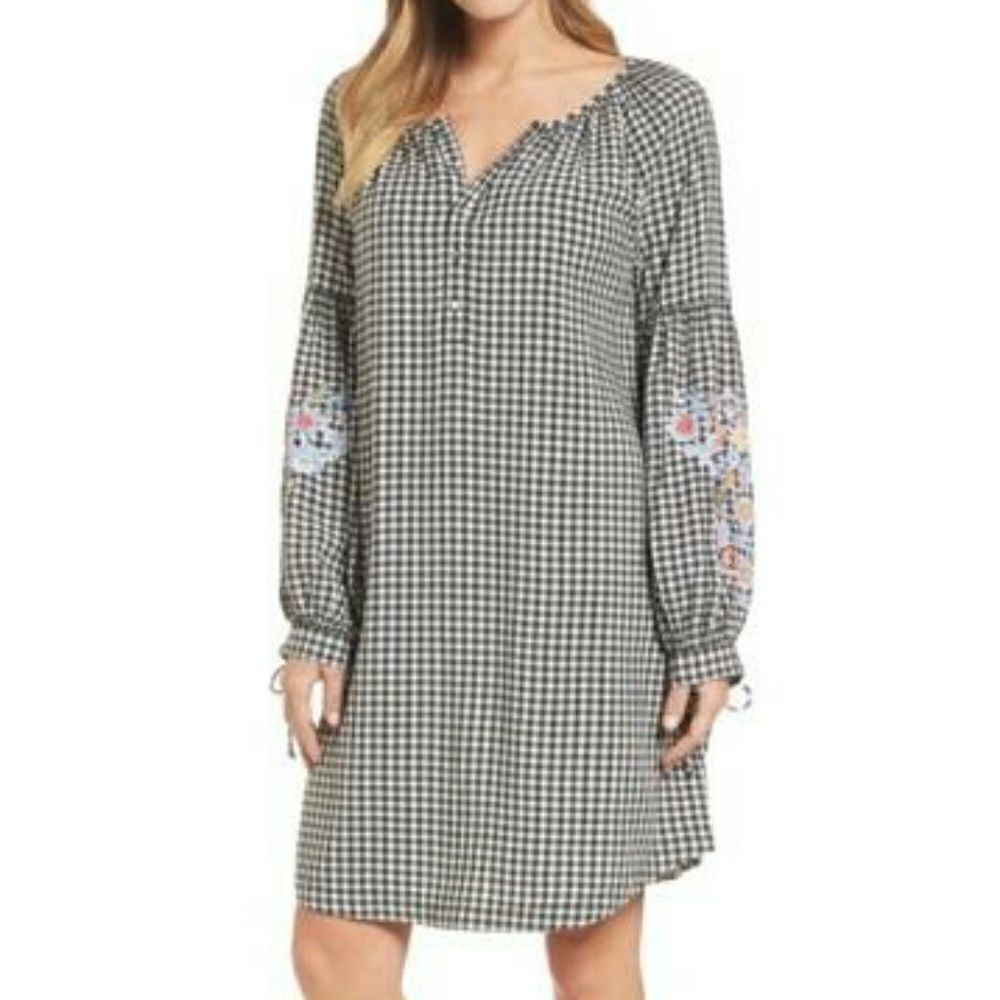 Caslon Embroidered Sleeve Shift Dress
